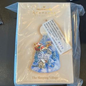 NIB 2006 Hallmark Keepsake Ornament”The Sleeping Village” w/ lighting effect